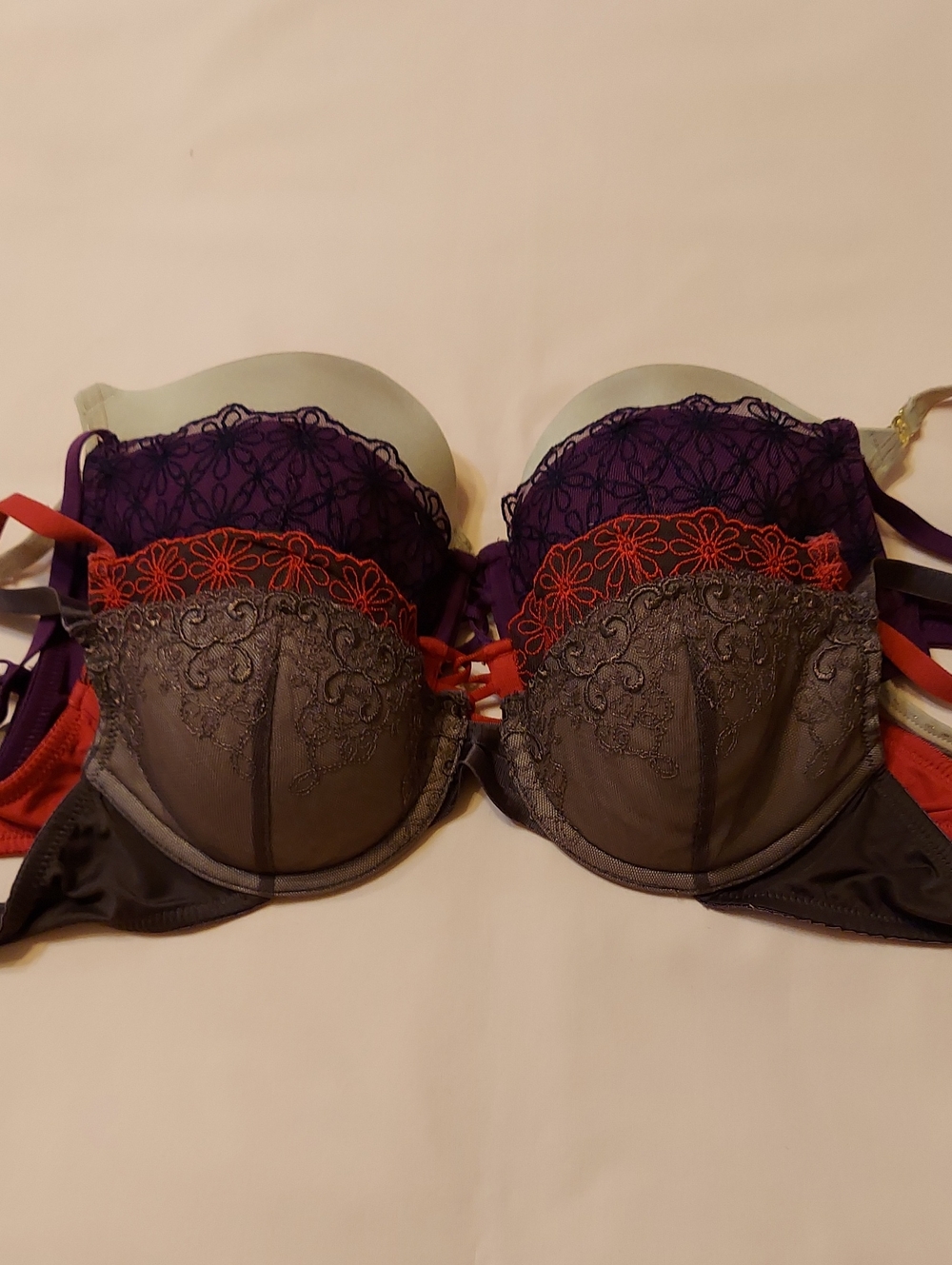 Vassarette & Jessica Simson Four Bra Bundle